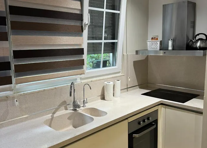 Urban Oasis Center Apartment *