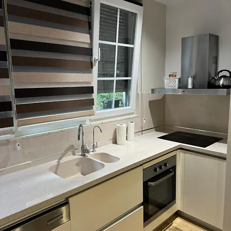 Urban Oasis Center Apartment *